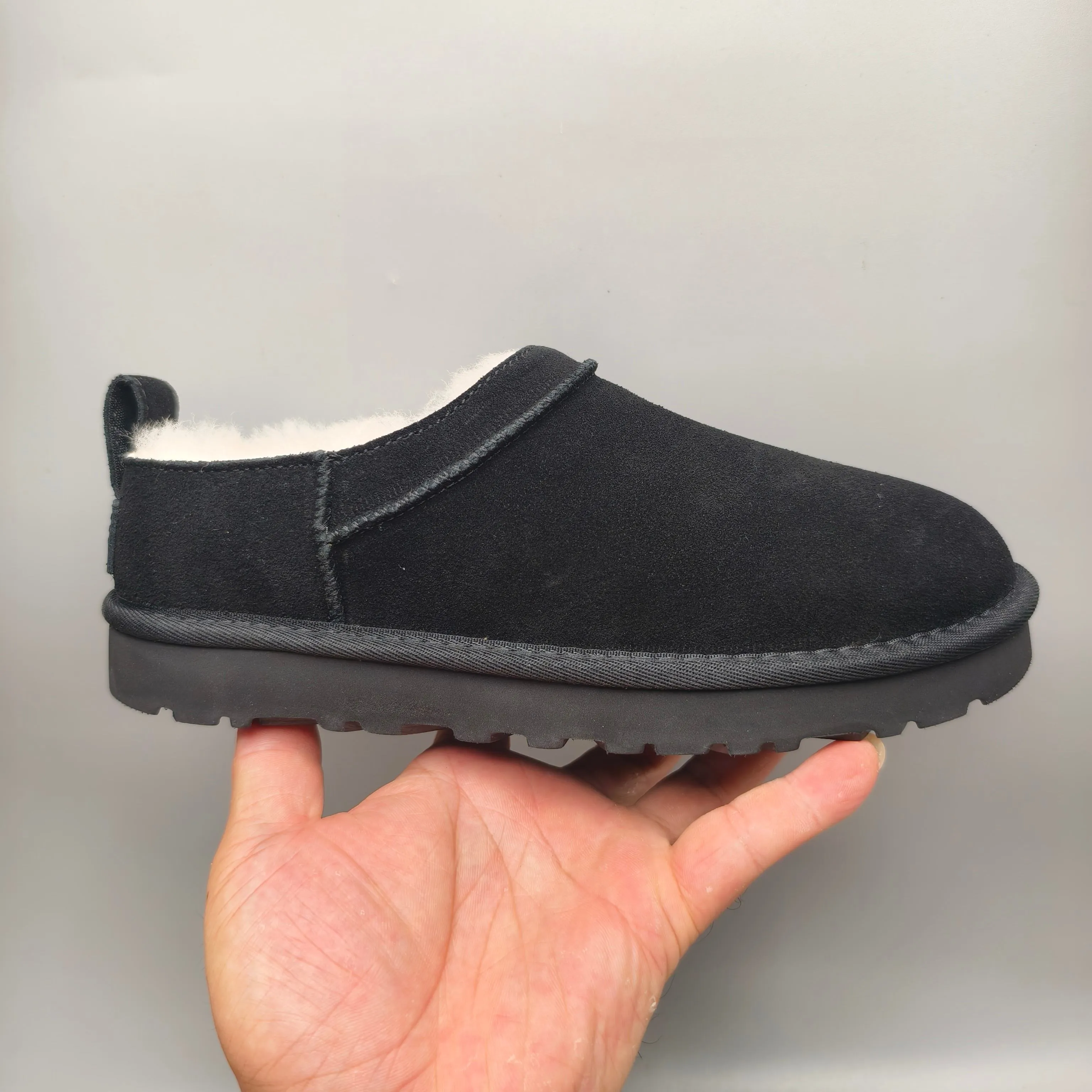 💰420 UGG sheepskin all-in-one snow boots 3891 one-legged classic women's shoes. Color: maroon, black, sand, twilight pink, chocolate. Matching sizes: 35-41